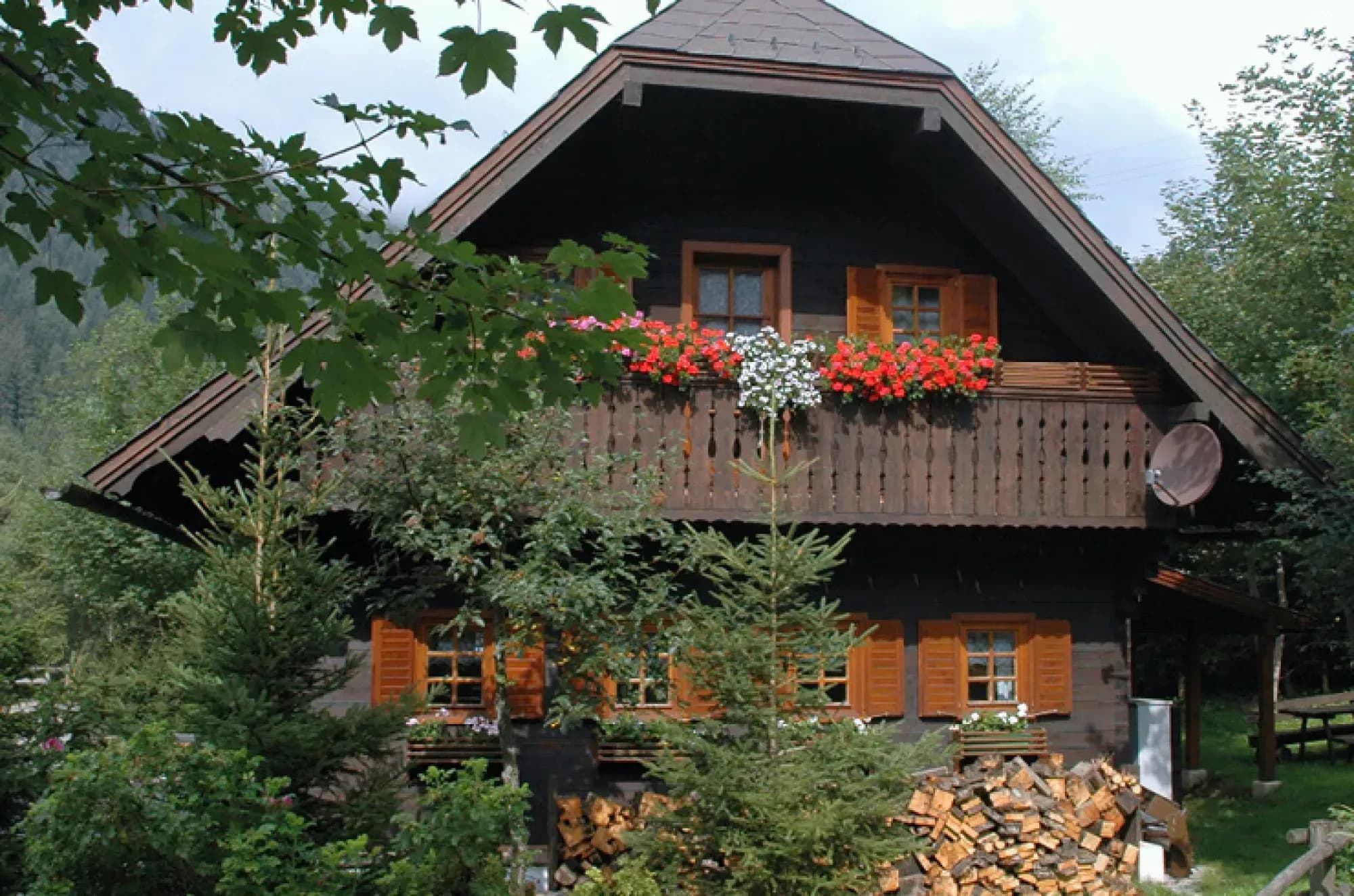 Rassi's Feriendorf Sommerurlaub Winterurlaub Bergurlaub mit Familie oder Gruppe