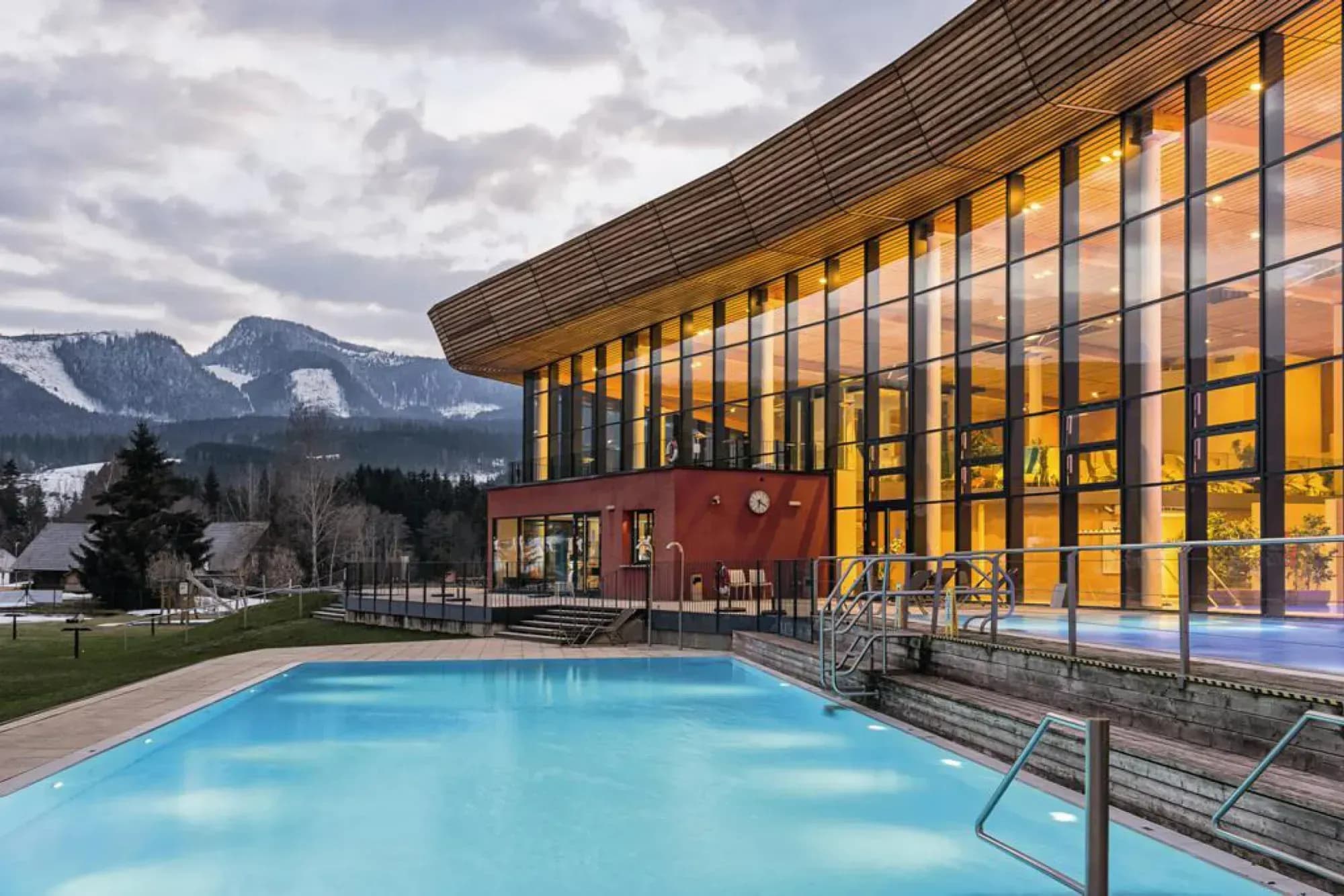 Rassi's Feriendorf Sommer und Winterurlaub Aktivurlaub Outdoor Hütte für große Gruppen oder Familie buchen