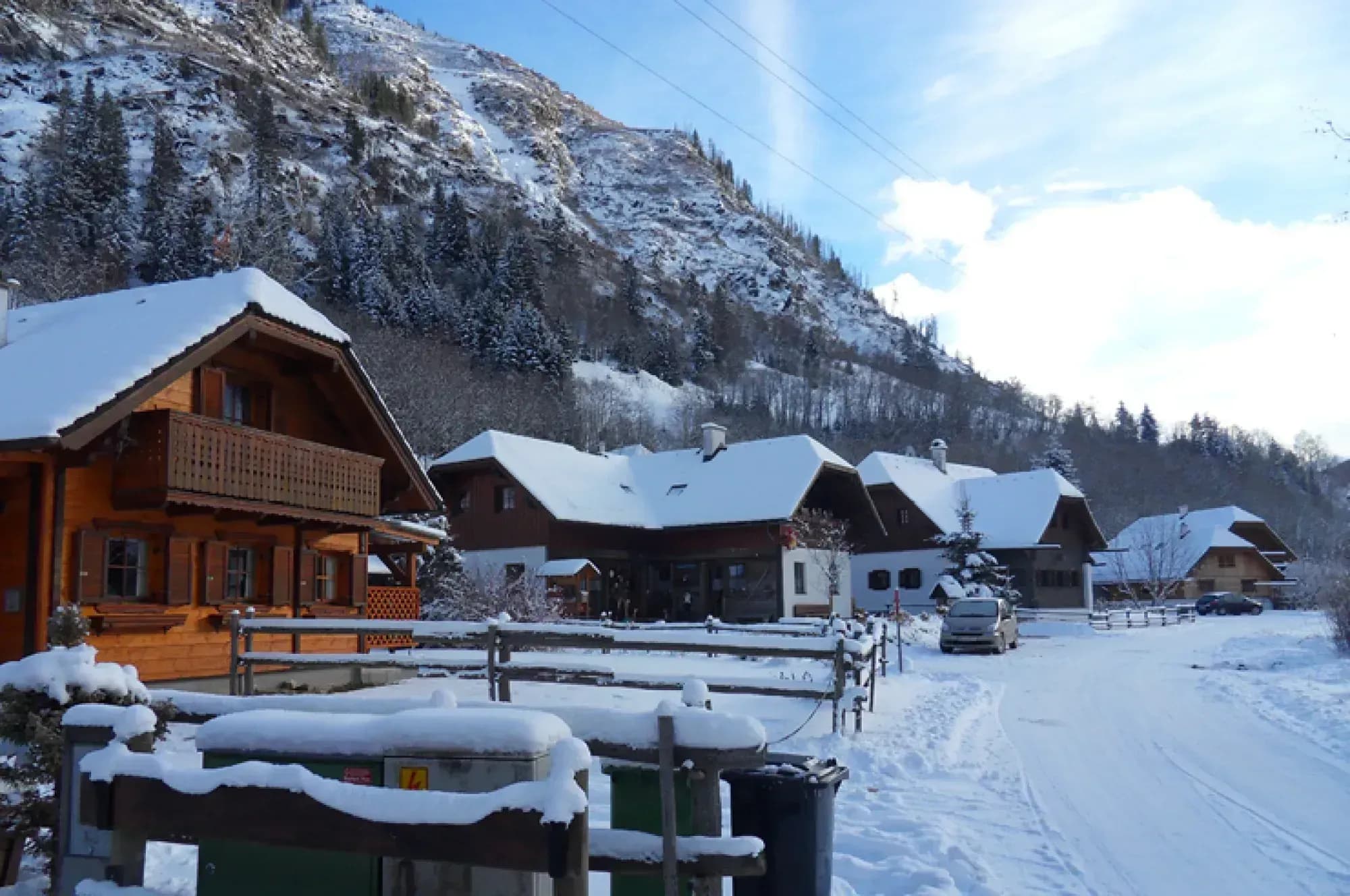 Rassi's Feriendorf Winter- und Sommerurlaub Hütte direkt an der Piste buchen Sauna